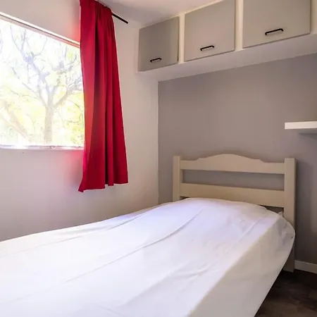 度假居 Chalet Confortable Avec Piscine 居让梅斯特拉