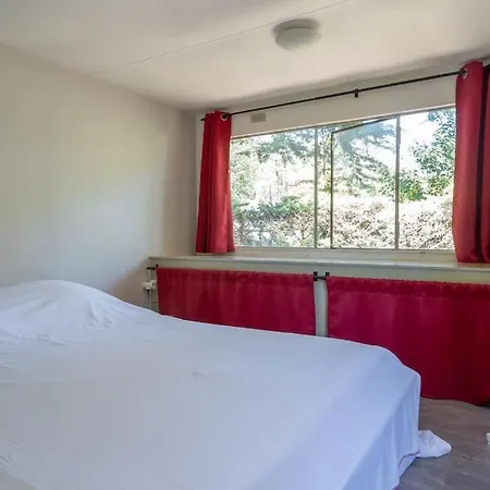Chalet Confortable Avec Piscine 度假居 *
