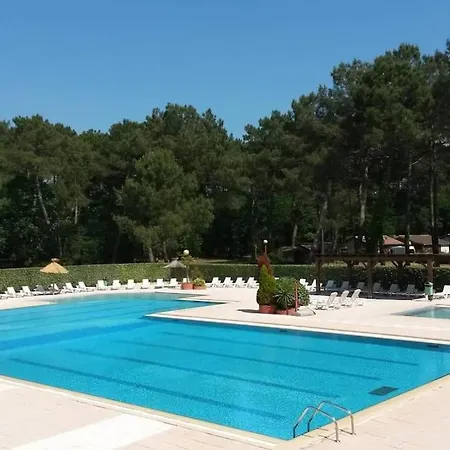 Chalet Confortable Avec Piscine *