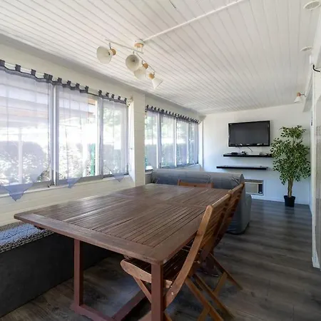 度假居 Chalet Confortable Avec Piscine 居让梅斯特拉